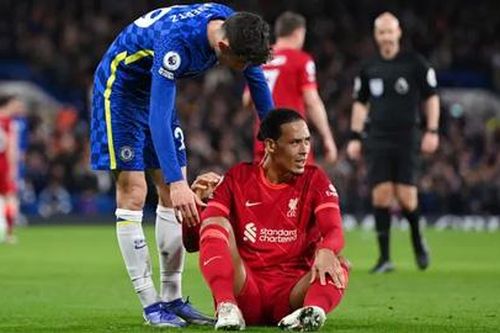 Premier League trở lại cuối tuần này nhưng trận Chelsea vs Liverpool vẫn bị hoãn