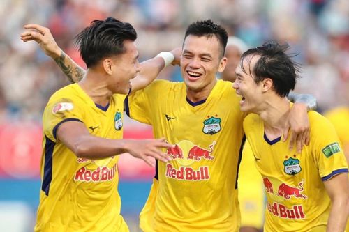Văn Toàn có 2 lần ngã nhưng không có phạt đền, HAGL hòa đáng tiếc trước Bình Dương