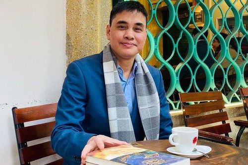 Nhà văn Bùi Ngọc Phúc bật mí bí quyết học văn theo từng giai đoạn