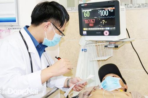 Ngăn chặn nạn bạo hành nhân viên y tế