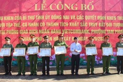 Khen thưởng lực lượng Công an phá nhanh vụ cướp ngân hàng tại Đồng Nai