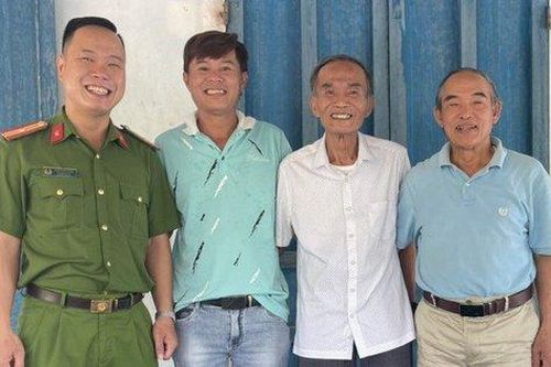 Thừa Thiên Huế: Công an xã giúp 2 bố con gặp được nhau sau gần 50 năm xa cách