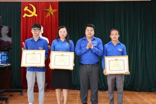 Hành động dũng cảm của nữ Bí thư đoàn xã cùng nhóm đoàn viên cứu 3 thiếu niên dưới dòng nước xoáy