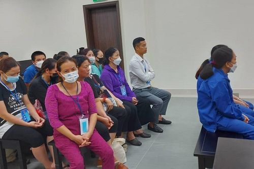 Nữ giáo viên tiểu học và mánh khóe chiếm đoạt tiền ngân hàng