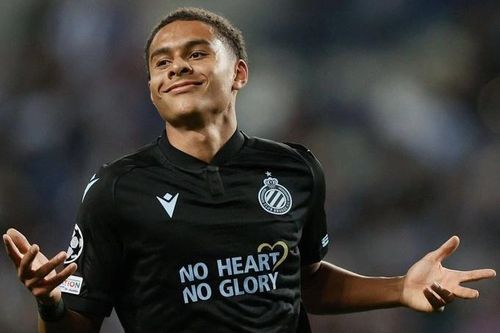 Cầu thủ 17 tuổi đi vào lịch sử Champions League