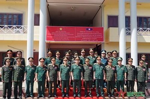 Đại tướng Phan Văn Giang thăm Sư đoàn Bộ binh 1, Quân đội nhân dân Lào