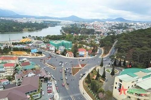 Đà Lạt phân luồng, cấm đỗ xe nhiều tuyến đường nhằm giảm ùn tắc giao thông