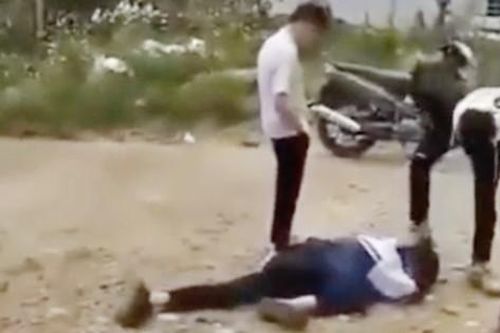 Mâu thuẫn trên mạng xã hội, hai học sinh ở Đà Lạt bị đánh nhập viện