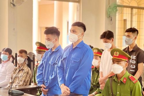 Sau tiếng nẹt pô, 2 người thương vong