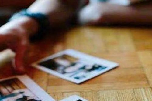 Dùng ảnh 'nóng' tống tiền người tình