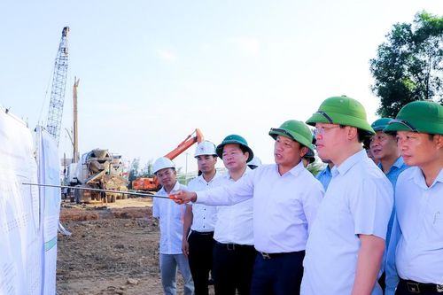 Chủ tịch UBND tỉnh Nguyễn Đức Trung kiểm tra, đốc thúc tiến độ dự án đường ven biển