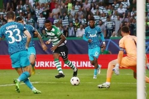 Sporting Lisbon nhấn chìm Tottenham ở phút bù giờ