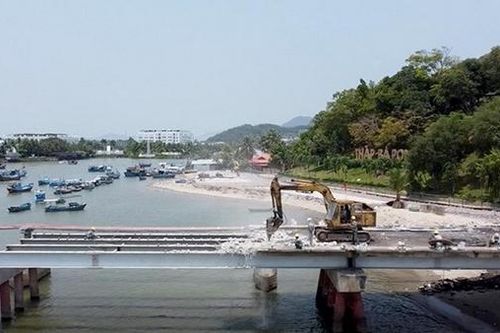 Khắc phục ngay sai phạm khi tháo dỡ cầu Xóm Bóng