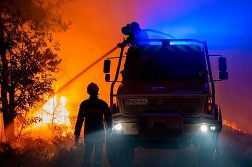 Cháy rừng lan rộng ở Tây Nam nước Pháp