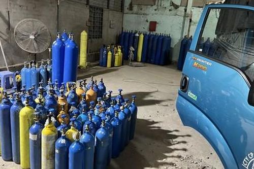 Công an Quận 1 phát hiện 3 kho chứa khí bóng cười quy mô lớn