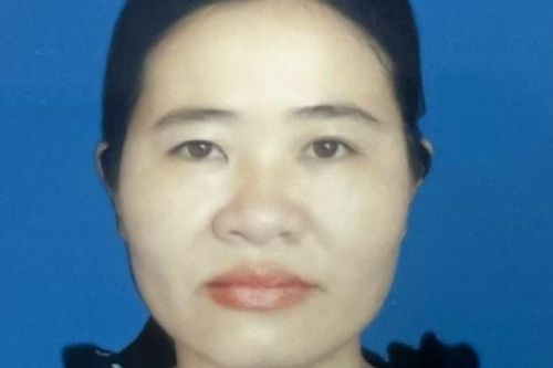 Thấy đồng nghiệp vừa rút tiền, người phụ nữ liền bám theo rồi 'móc cốp'