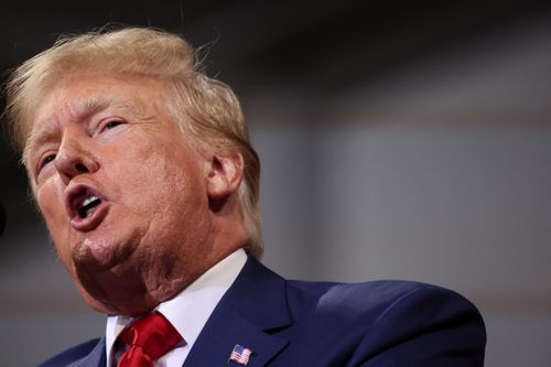 'Món quà' bất ngờ từ ông Trump cho phe Dân chủ