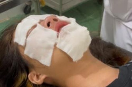 Nữ sinh phải vào viện tâm thần sau khi bị chọc ghẹo, xịt hơi cay
