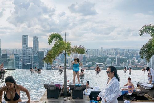Giá hơn 2.000 USD/đêm, khách sạn cấp cao ở Singapore vẫn cháy phòng