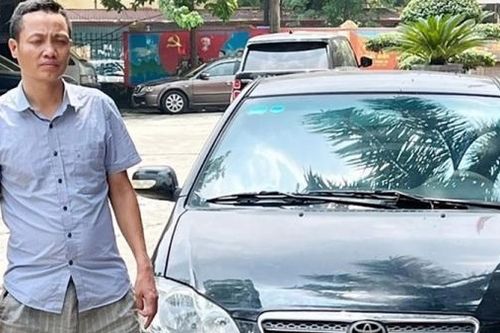 Đỗ sai quy định bị CSGT tạm giữ, tài xế tự trộm ô tô của mình