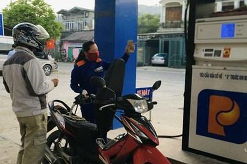Ứng phó với biến động giá xăng, dầu