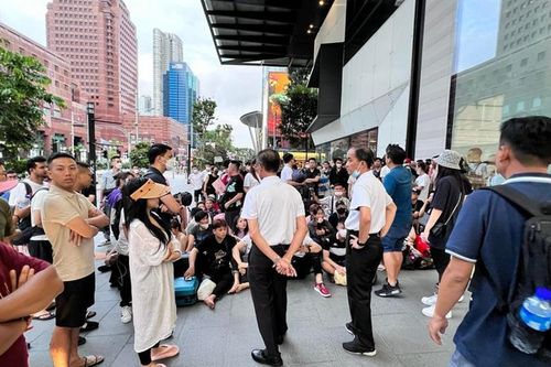 Apple Store ở Singapore không cho khách xếp hàng mua iPhone 14