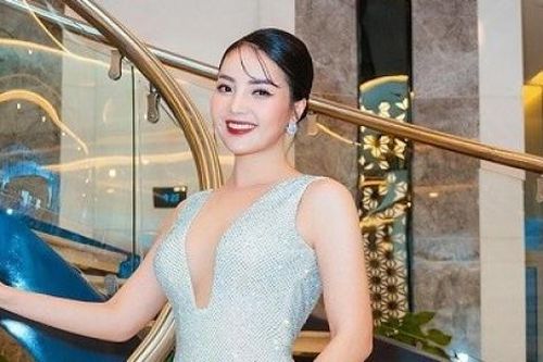 Á hậu Thụy Vân sang chảnh, quý phái với trang phục dạ hội thiết kế riêng