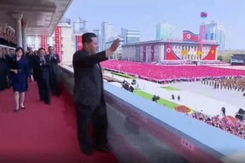 Rộ tin đồn về người phụ nữ bí ẩn thường xuất hiện bên cạnh ông Kim Jong Un