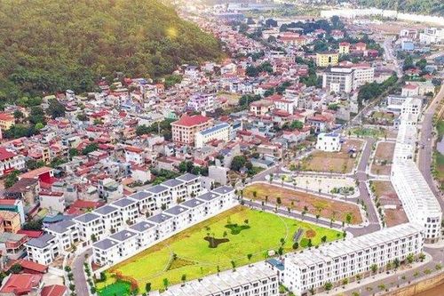 Tập Đoàn Tây Bắc lần đầu tiên mang 'kinh đô ánh sáng' về với trẻ em TP. Sơn La