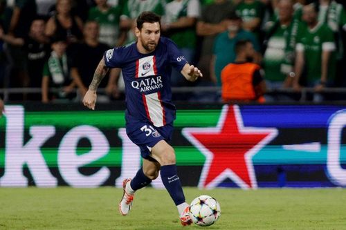 Messi chính thức phá vỡ kỷ lục 'ngàn năm có một' của Ronaldo