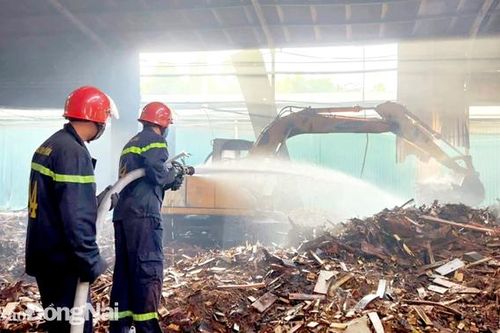 Ngăn hiểm họa cháy xưởng gỗ trong khu dân cư