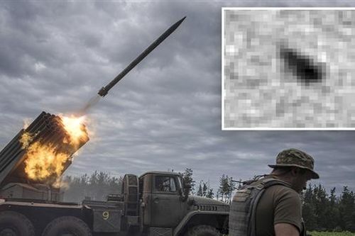 Giữa lúc chiến sự, Ukraine phát hiện UFO bay dày đặc trên bầu trời Kiev