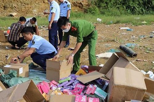 Tiêu hủy hơn 5.000 sản phẩm thuốc lá điện tử nhập lậu từ Trung Quốc