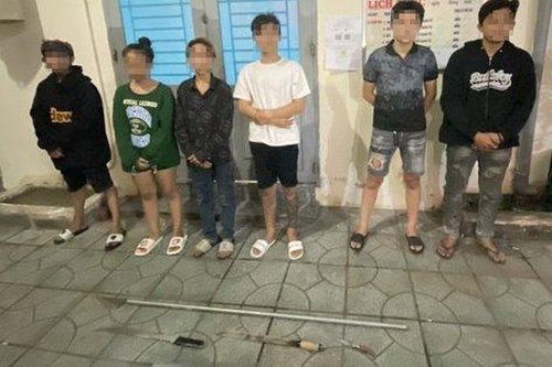 Qua mạng xã hội, nhóm thiếu niên hẹn nhau 'quyết chiến', bất ngờ gặp công an