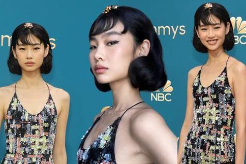 Chiếc đầm quá sức cầu kỳ của Jung Ho Yeon tại Emmy 2022: Mất 600 giờ để hoàn thành!
