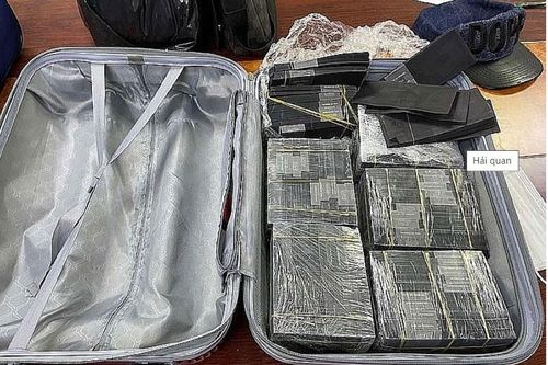 Nghi vấn nhuộm đen 1 triệu USD để đưa ra nước ngoài
