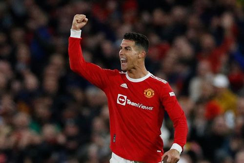 Dani Alves: 'Ronaldo là đối thủ khó khăn nhất tôi từng đối đầu'