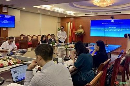 Cung cấp thông tin cho báo chí về hội nhập kinh tế quốc tế