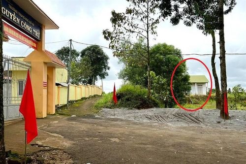 Bất an vì 'bãi đáp' của con nghiện sát trường học