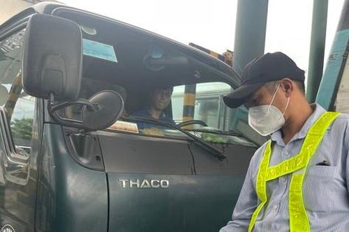 Kiến nghị có biện pháp xử phạt các phương tiện chưa dán thẻ ETC