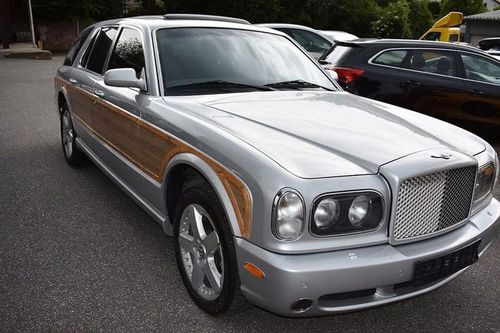 Chiếc Bentley Arnage Wagon 'hàng thửa' thân ốp gỗ hơn 3 tỷ đồng