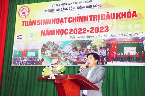 Trang bị kỹ năng, kiến thức cho tân sinh viên qua tuần sinh hoạt công dân