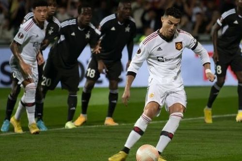 Man Utd: Cristiano Ronaldo ghi bàn và từ chối chụp ảnh với fan nữ