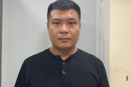 Bắt người đàn ông đánh đập vợ cũ ở Hà Nội