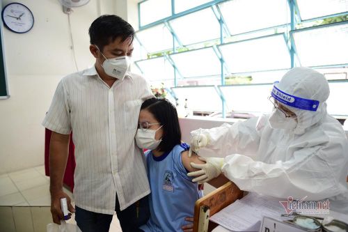 Bỏ qua dấu hiệu khác lạ ở vùng da bàn tay, người đàn ông nhận kết quả ung thư
