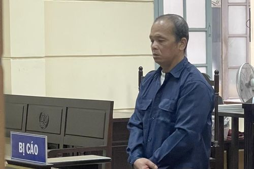 Lãnh án 2 năm tù vì trộm 44 nắp chắn rác cầu Thủ Thiêm 2