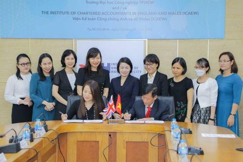IUH: Ký kết Thỏa thuận hợp tác với Viện Kế toán Công chứng Anh và Xứ Wales