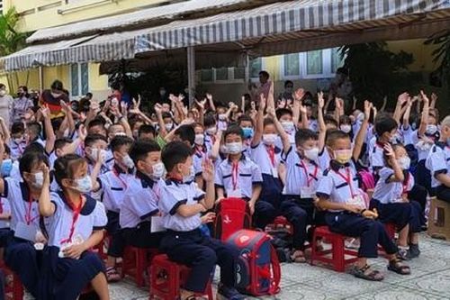 Đầu năm học, đủ loại quỹ 'bủa vây' phụ huynh