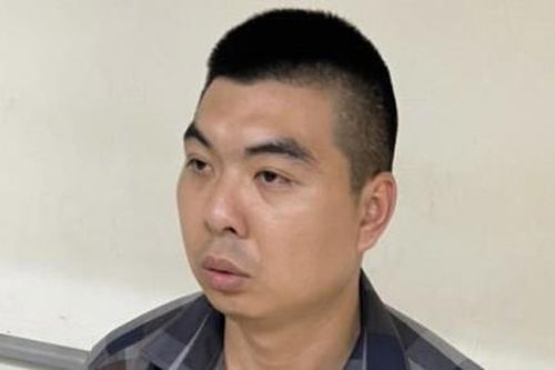 Bắt khẩn cấp gã lười biếng chuyên mang dao đi cướp tài sản phụ nữ