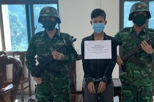 Mang 17.000 USD 'cắt rừng' sang Lào mua ma túy về Việt Nam tiêu thụ
